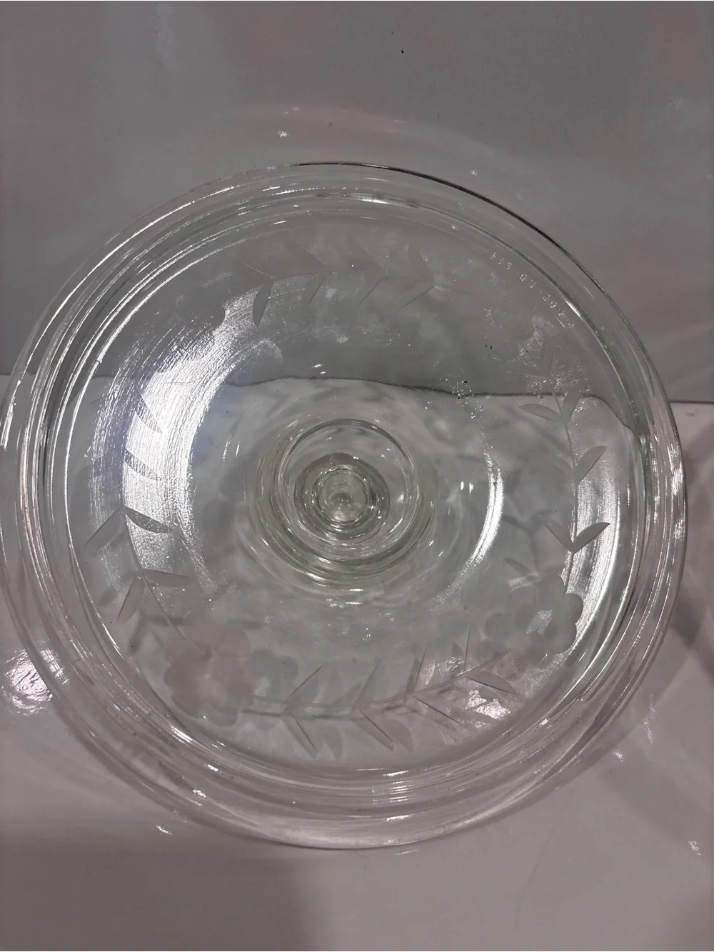 Clear Glass Lidded Pyrex vintage casserole - Floral Etch